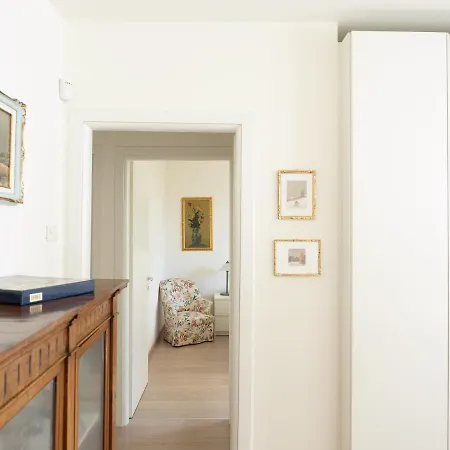 Luminosa Casetta Per Due