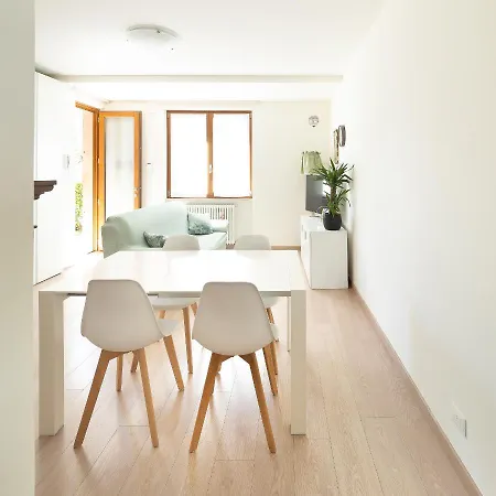Apartment Luminosa Casetta Per Due
