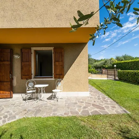 Luminosa Casetta Per Due