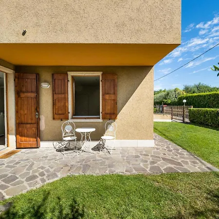 Luminosa Casetta Per Due Daire